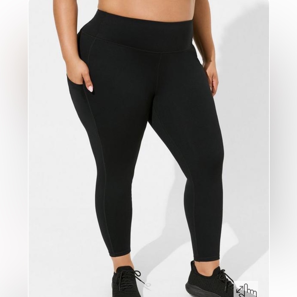 Torrid Performance Core Full Length Active Legging With Side Pockets size 3